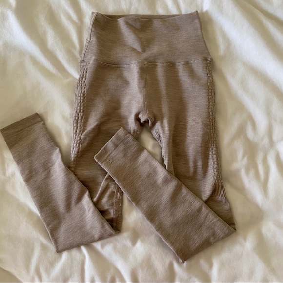 Alphalete Pants - ALPHALETE HALO LEGGINGS